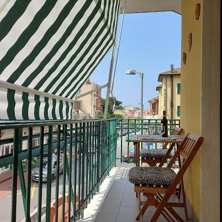 La Casa Di Walter Apartment Леванто Екстериор снимка