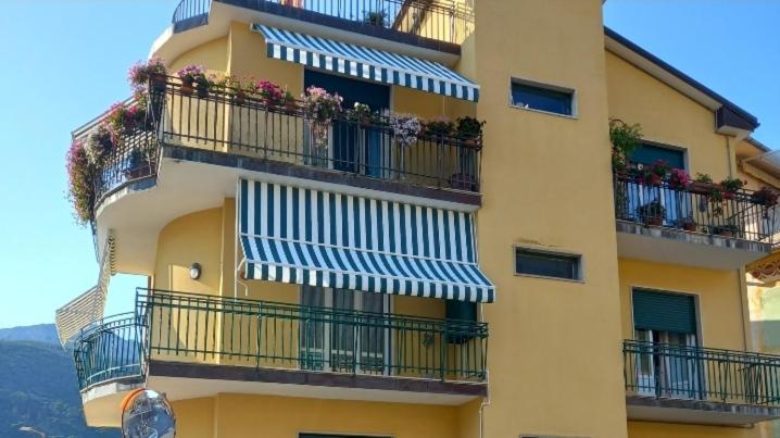 La Casa Di Walter Apartment Леванто Екстериор снимка